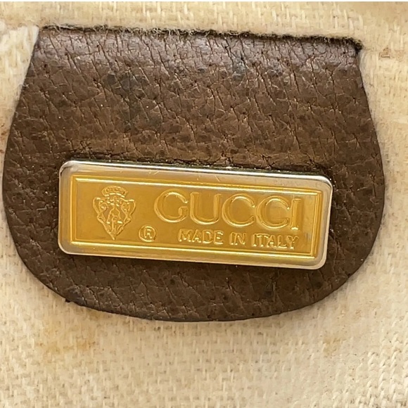 [0062] Vintage Gucci Clutch Wristlet or Toiletry Bag - Picture 16 of 16